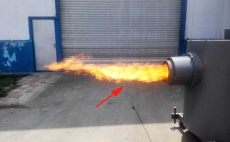 山西客戶來(lái)廠驗(yàn)收設(shè)備，生物質(zhì)燃燒機(jī)一次性點(diǎn)火成功。