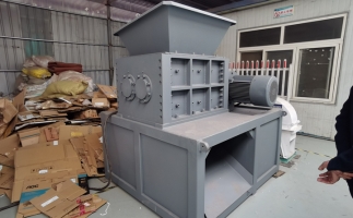 撕碎機(jī)撕碎硬紙殼，全程記錄！